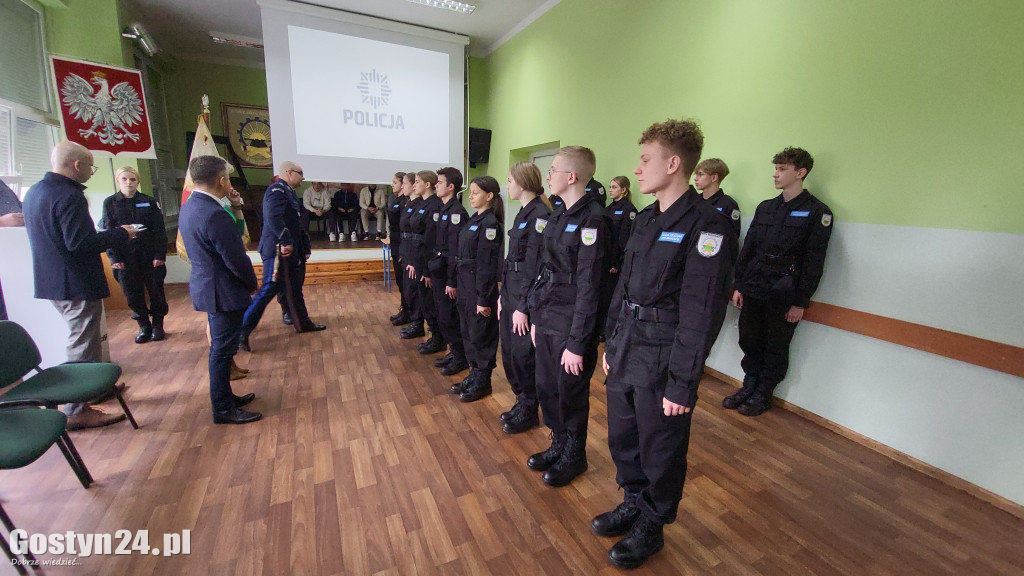 Ślubowanie i mianowanie w klasie policyjnej ZSR Grabonóg