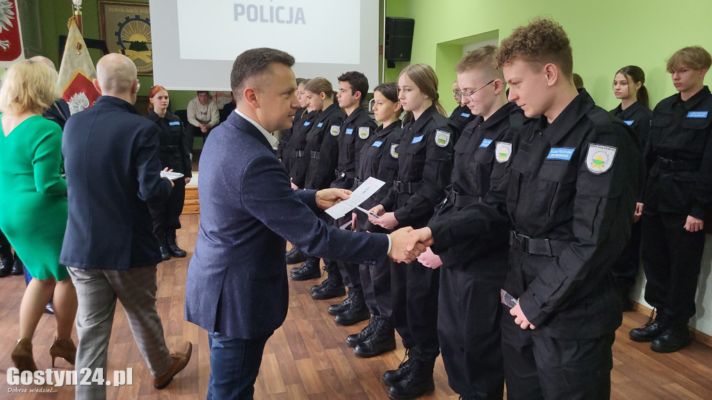 Ślubowanie i mianowanie w klasie policyjnej ZSR Grabonóg