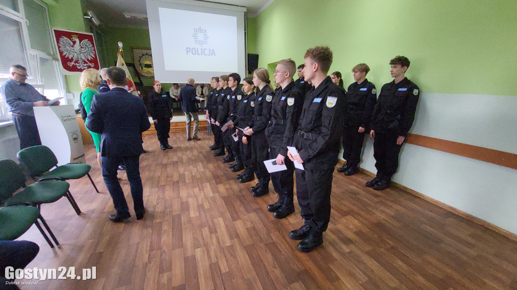 Ślubowanie i mianowanie w klasie policyjnej ZSR Grabonóg