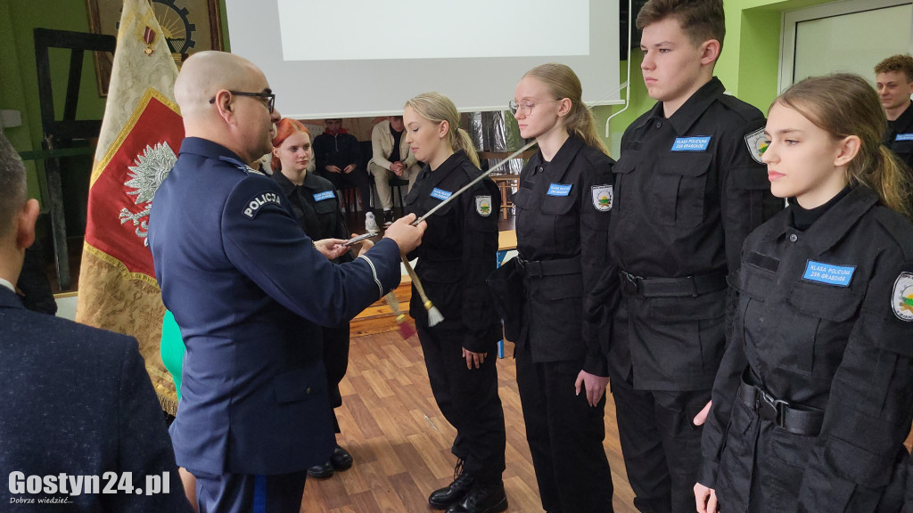 Ślubowanie i mianowanie w klasie policyjnej ZSR Grabonóg