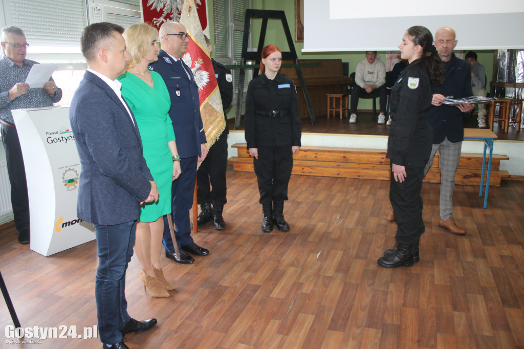 Ślubowanie i mianowanie w klasie policyjnej ZSR Grabonóg