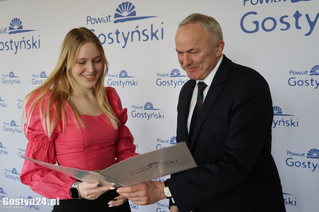 Stypendia dla sportowców z powiatu gostyńskiego