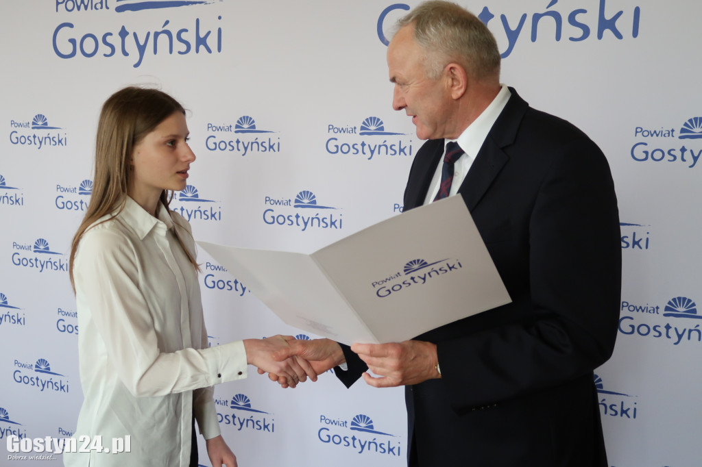 Stypendia dla sportowców z powiatu gostyńskiego