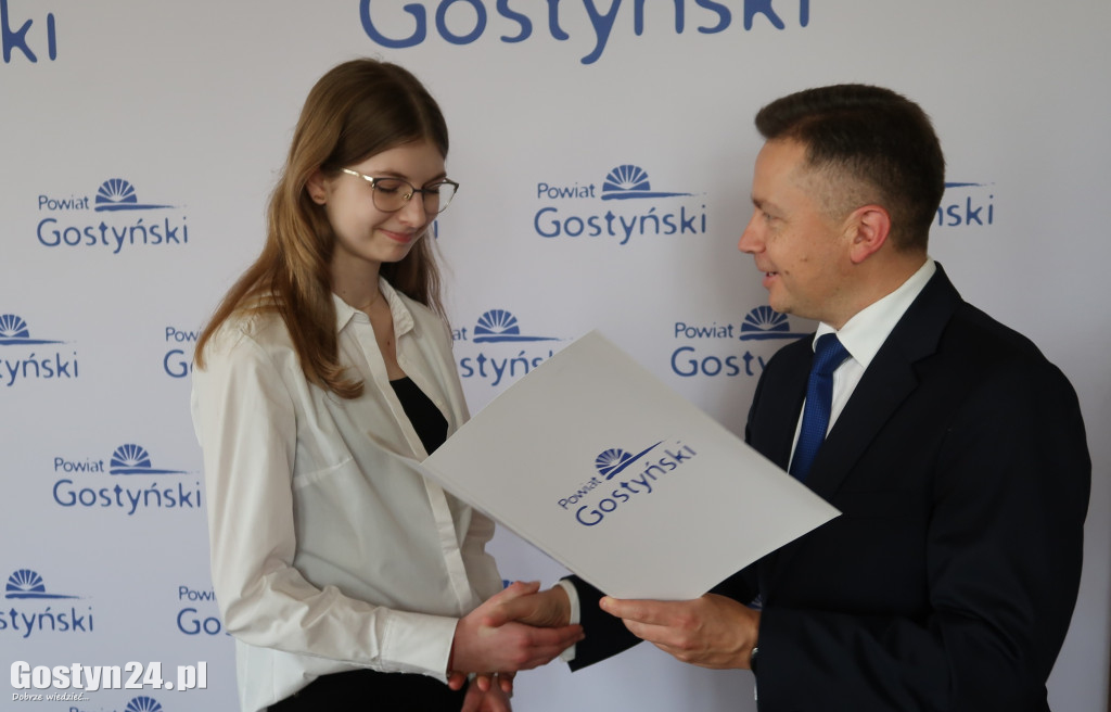 Stypendia dla sportowców z powiatu gostyńskiego