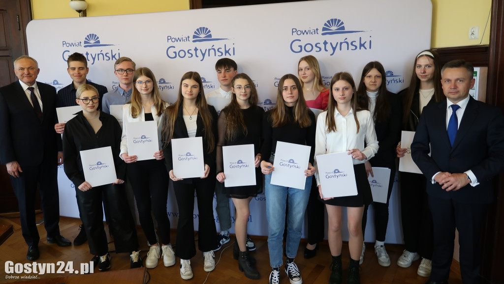 Stypendia dla sportowców z powiatu gostyńskiego