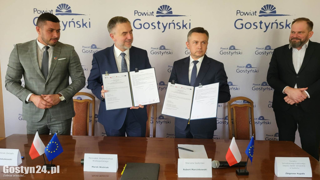 Podpisanie umowy na zakup sprzętu dla szpitala