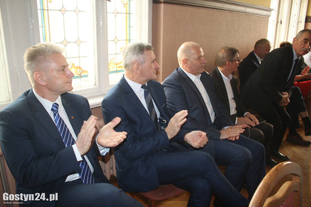Podpisanie umowy na zakup sprzętu dla szpitala