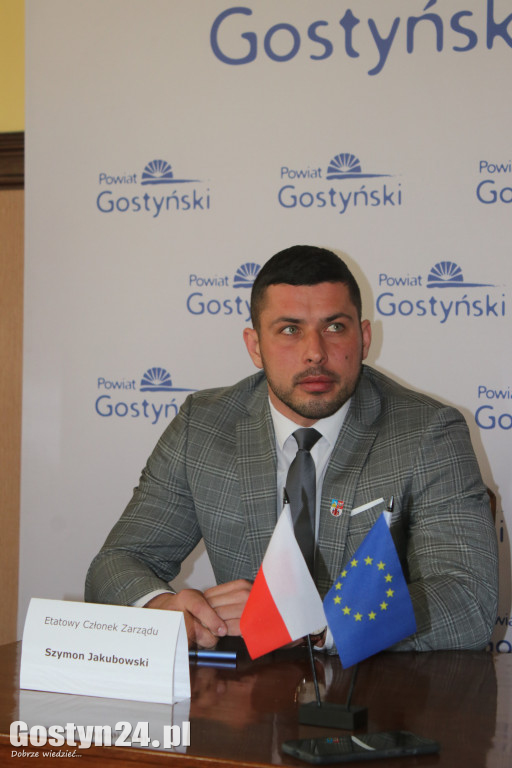 Podpisanie umowy na zakup sprzętu dla szpitala