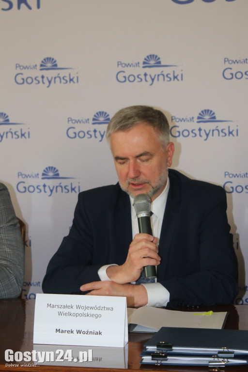 Podpisanie umowy na zakup sprzętu dla szpitala