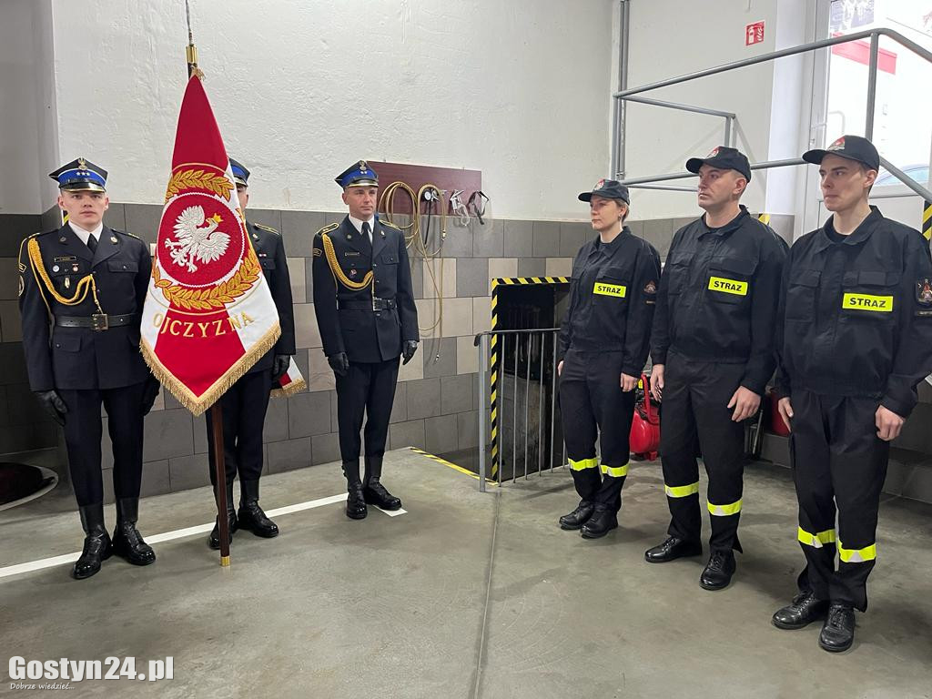 Ślubowanie czwórki nowych strażaków w Gostyniu