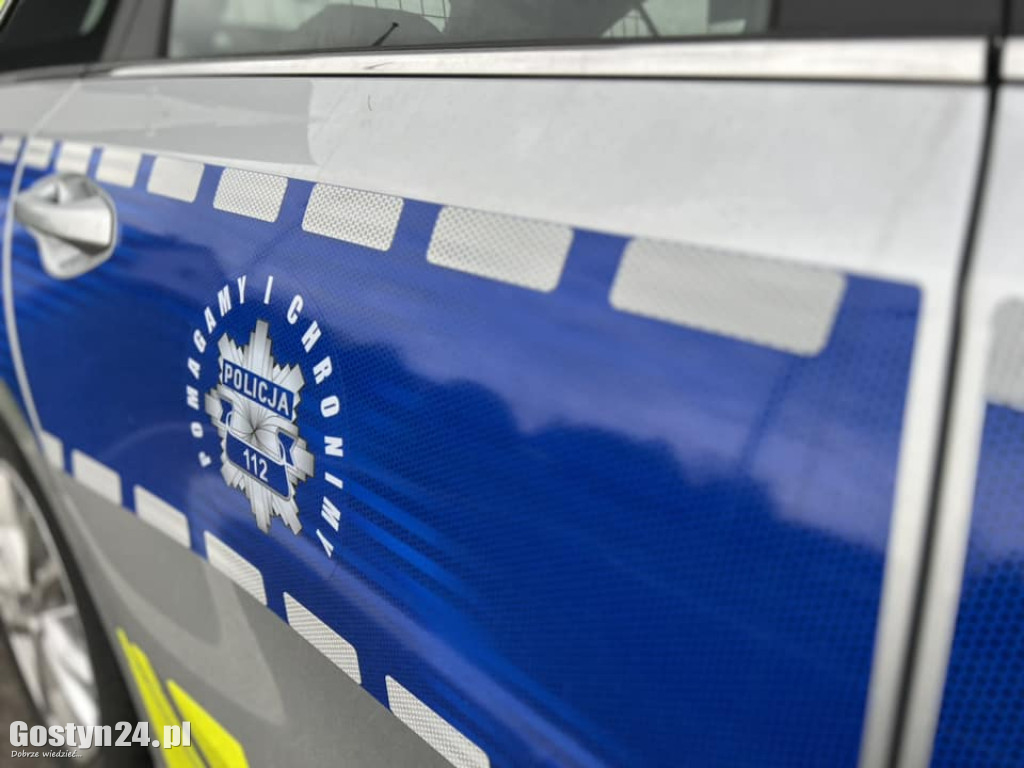 Nowy radiowóz w gostyńskiej komendzie