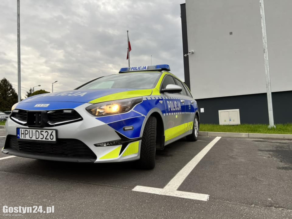 Nowy radiowóz w gostyńskiej komendzie