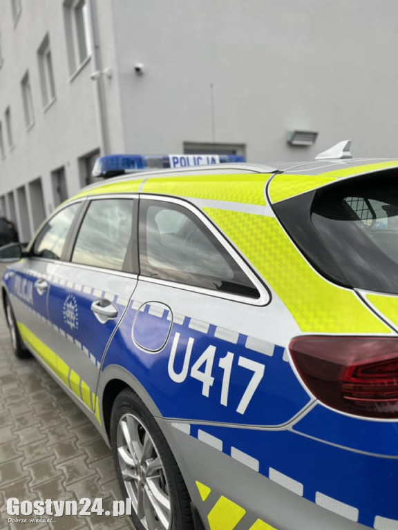 Nowy radiowóz w gostyńskiej komendzie