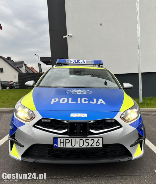 Nowy radiowóz w gostyńskiej komendzie