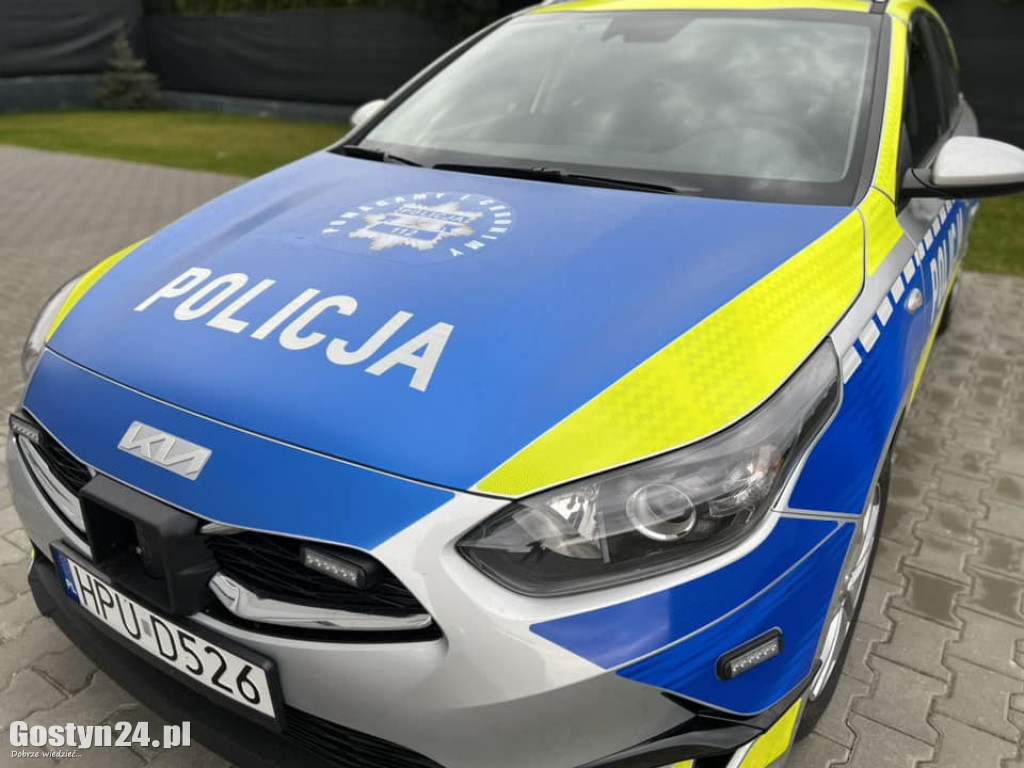 Nowy radiowóz w gostyńskiej komendzie