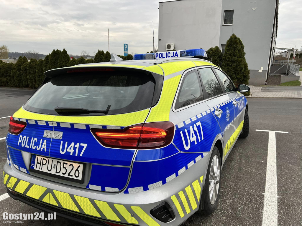 Nowy radiowóz w gostyńskiej komendzie
