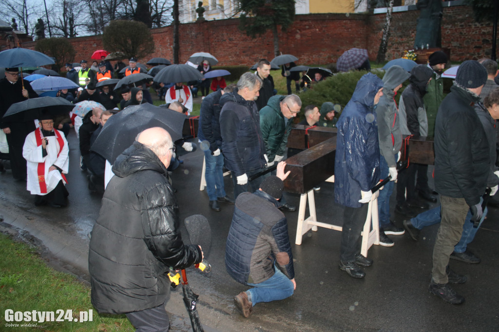 Gostyńska Droga Krzyżowa i nowy krzyż przy obwodnicy
