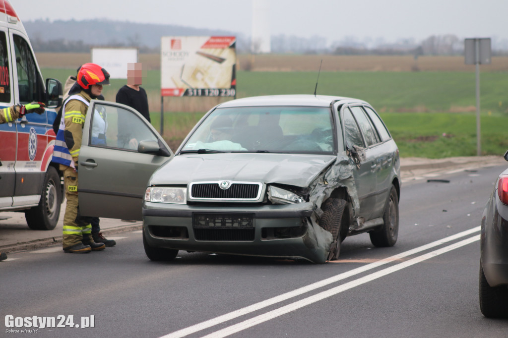 Zdarzenie drogowe na DW434 w Kuczynie