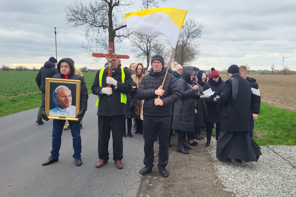 Marsz w obronie Jana Pawła II w Bodzewku Drugim