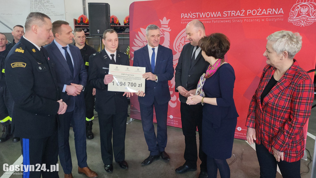 Wręczenie promes dla OSP w Gostyniu