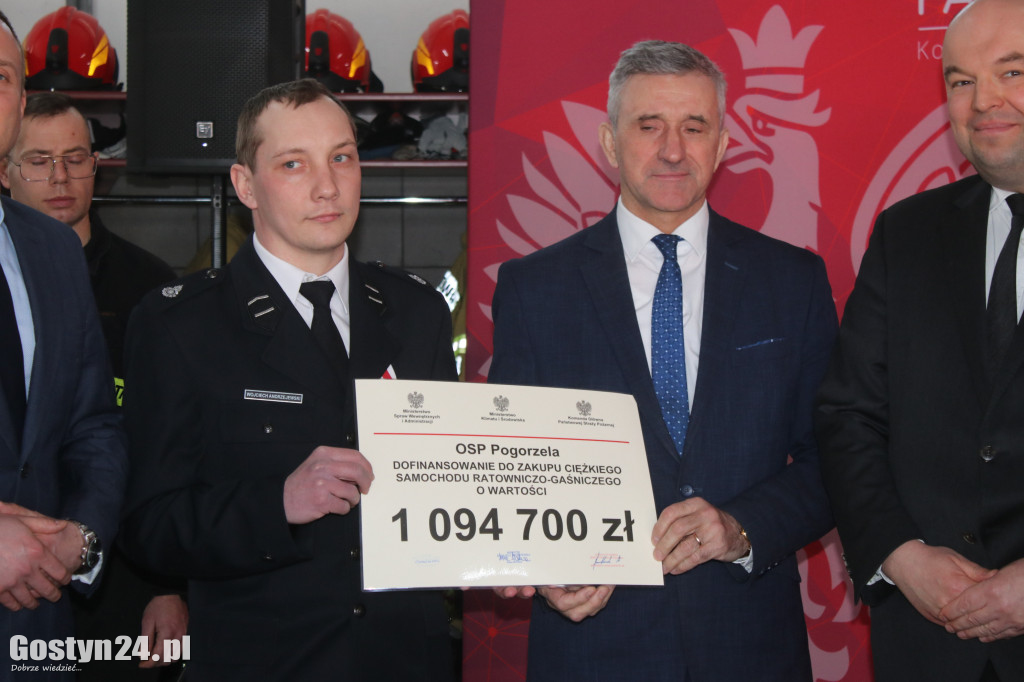 Wręczenie promes dla OSP w Gostyniu