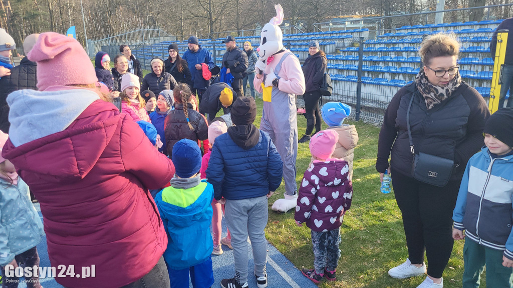 Biega Zająca na gostyńskim stadionie