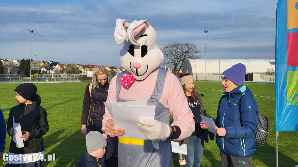 Biega Zająca na gostyńskim stadionie