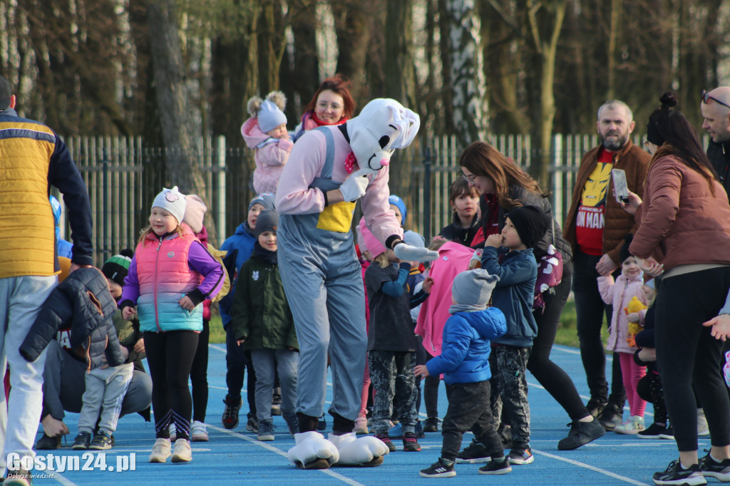 Biega Zająca na gostyńskim stadionie