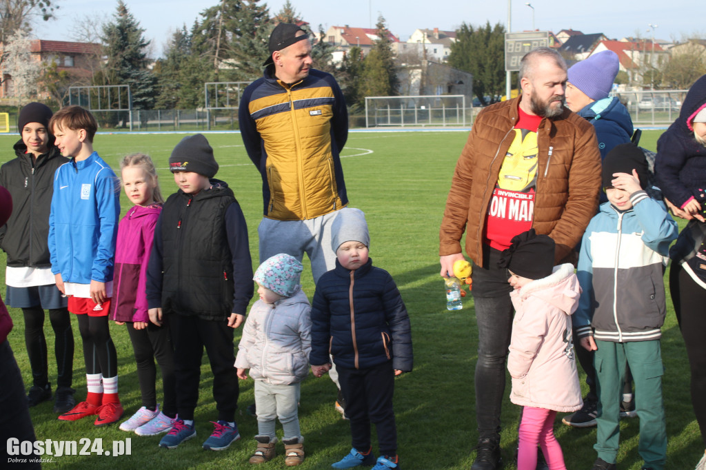 Biega Zająca na gostyńskim stadionie