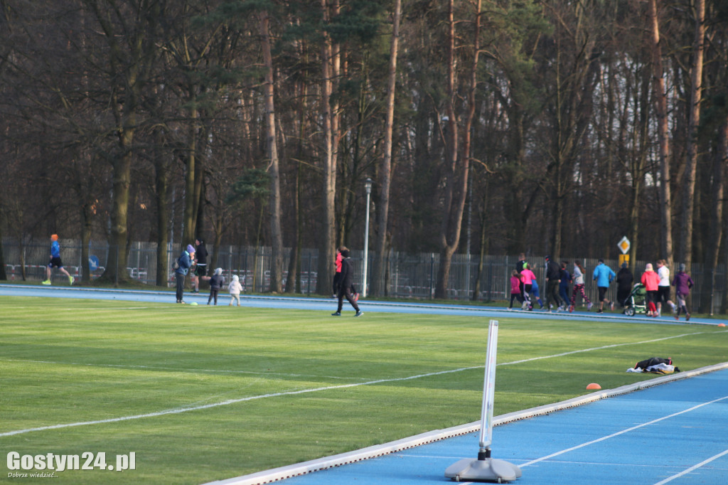 Biega Zająca na gostyńskim stadionie
