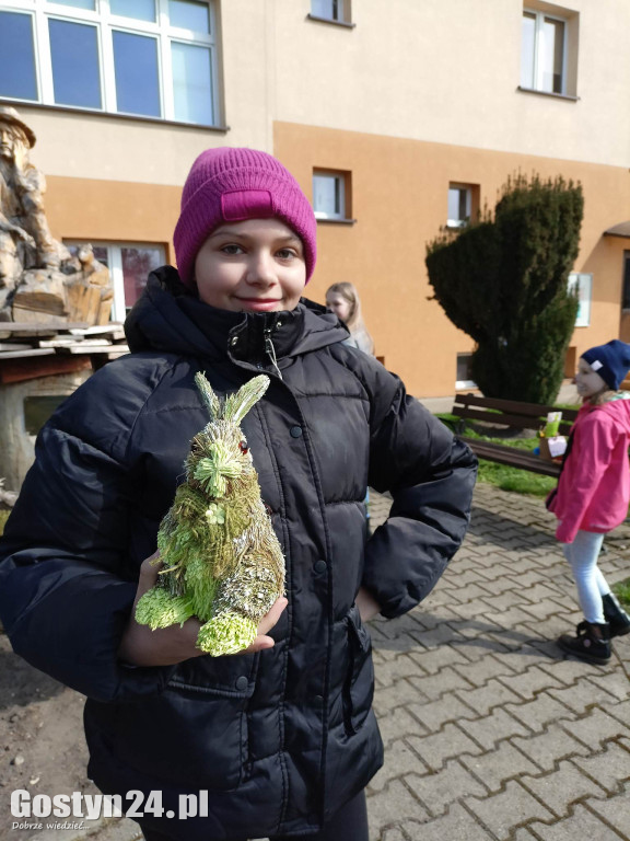 Wielkanocne warsztaty i szukanie zajączka w MGOK Pogorzela