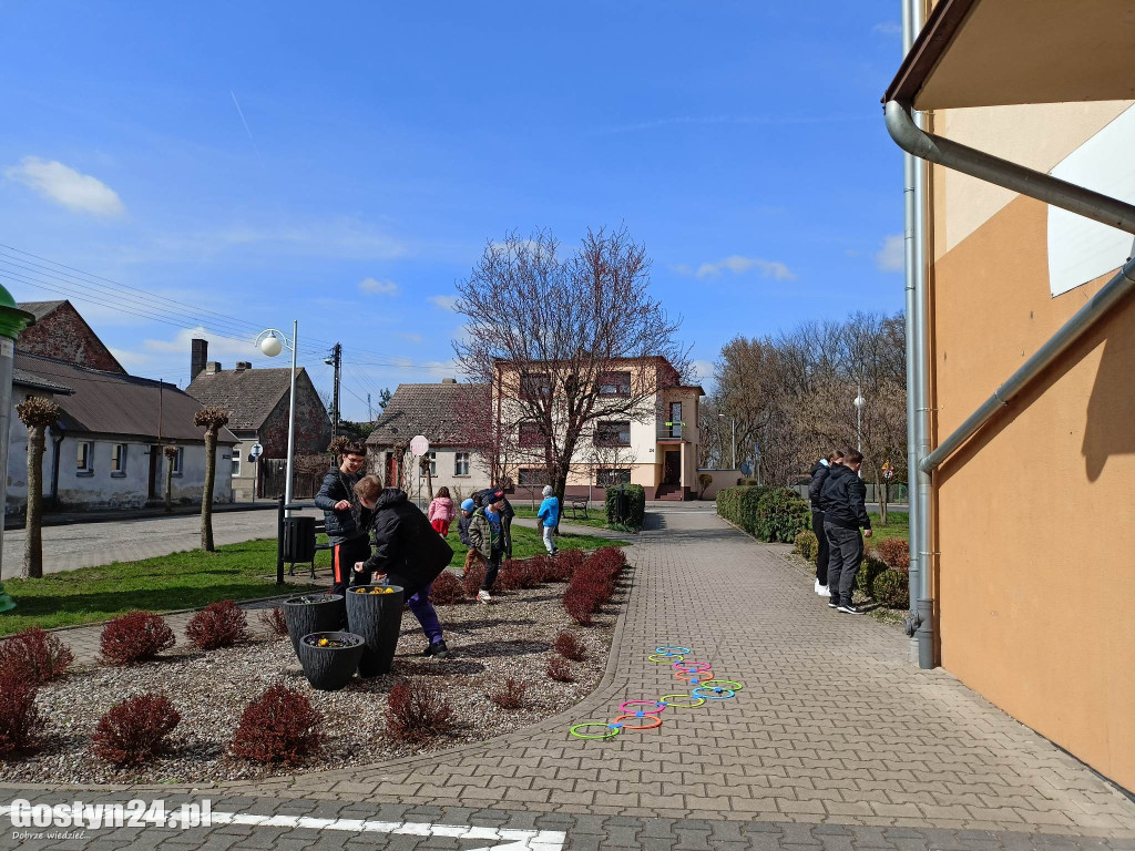 Wielkanocne warsztaty i szukanie zajączka w MGOK Pogorzela