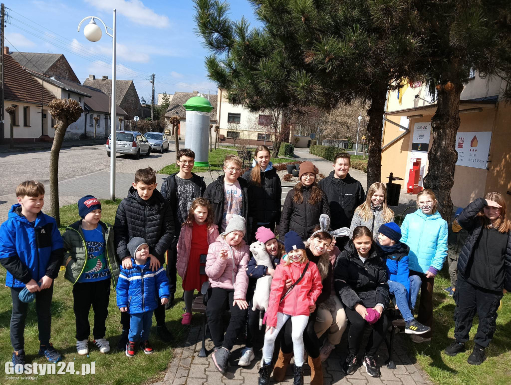 Wielkanocne warsztaty i szukanie zajączka w MGOK Pogorzela