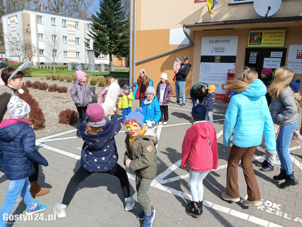 Wielkanocne warsztaty i szukanie zajączka w MGOK Pogorzela