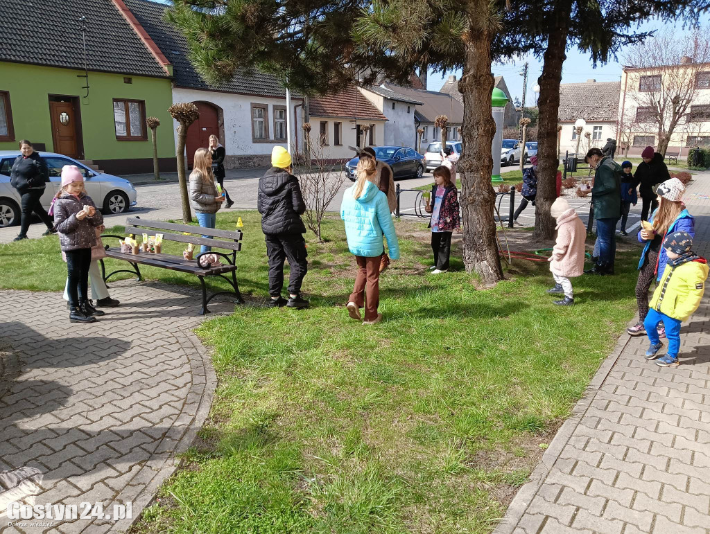 Wielkanocne warsztaty i szukanie zajączka w MGOK Pogorzela