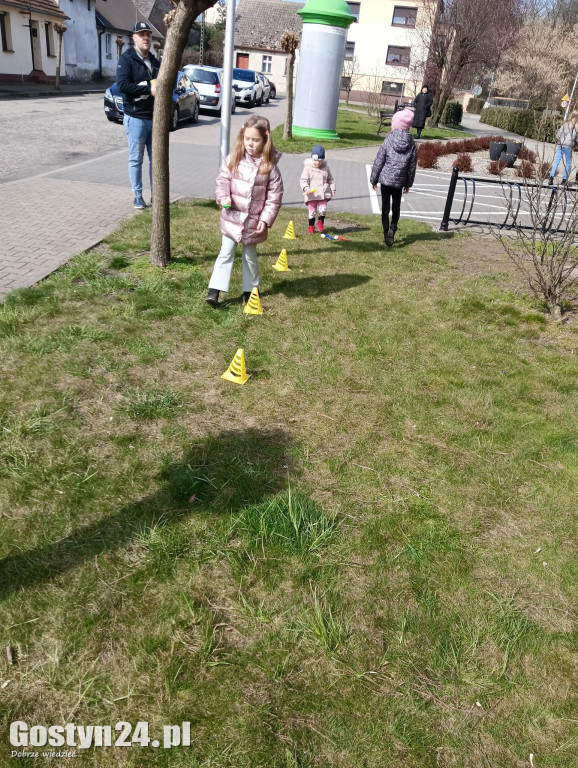 Wielkanocne warsztaty i szukanie zajączka w MGOK Pogorzela