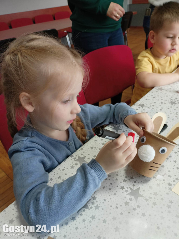 Wielkanocne warsztaty i szukanie zajączka w MGOK Pogorzela