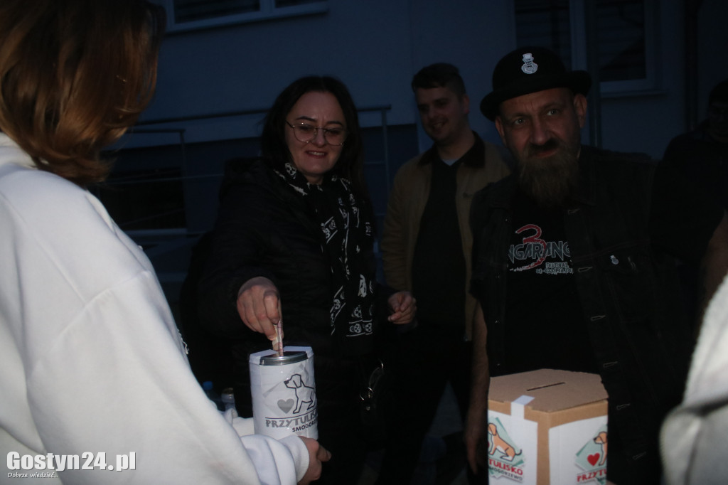Skowyt w Piaskach i zbiórka dla przytuliska