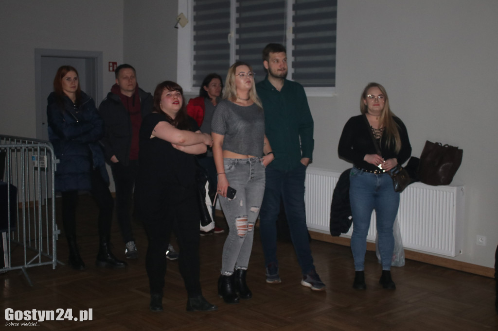 Skowyt w Piaskach i zbiórka dla przytuliska