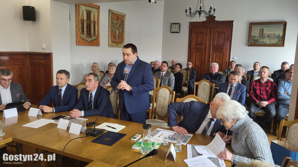 Posiedzenie radnych i spacer po obwodnicy DW434