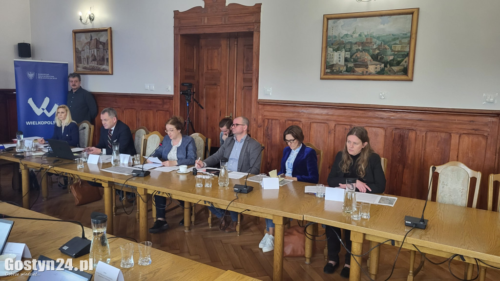 Posiedzenie radnych i spacer po obwodnicy DW434