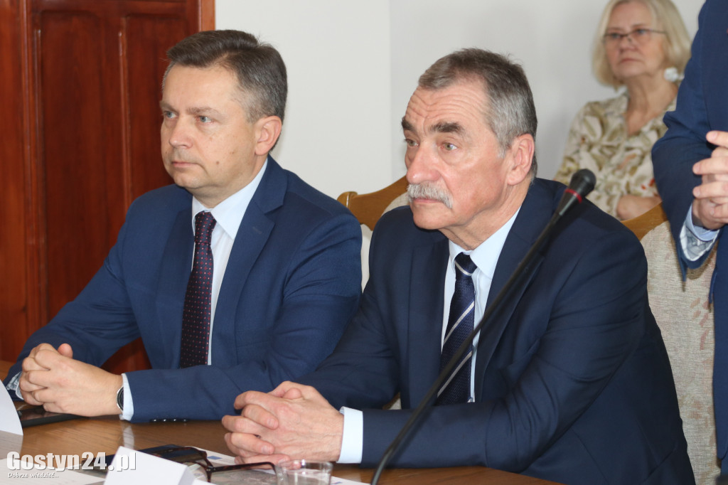 Posiedzenie radnych i spacer po obwodnicy DW434