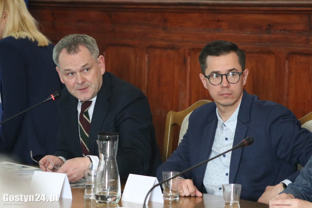 Posiedzenie radnych i spacer po obwodnicy DW434