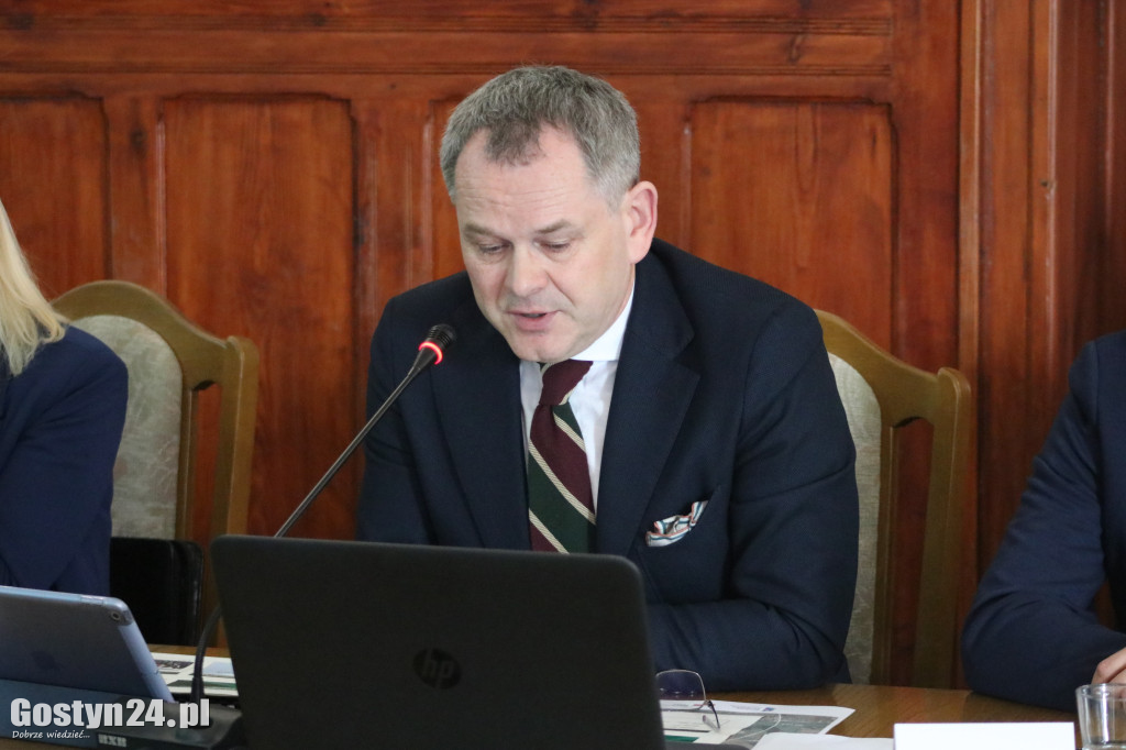 Posiedzenie radnych i spacer po obwodnicy DW434