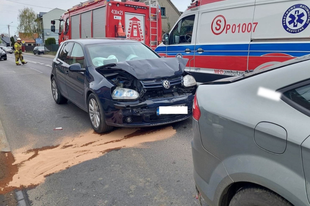 Zderzenie dwóch samochodów w Kunowie