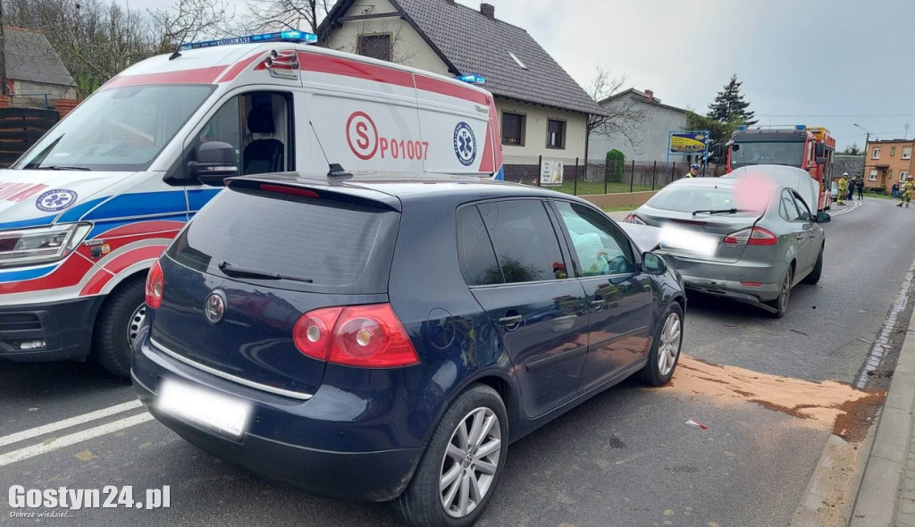Zderzenie dwóch samochodów w Kunowie