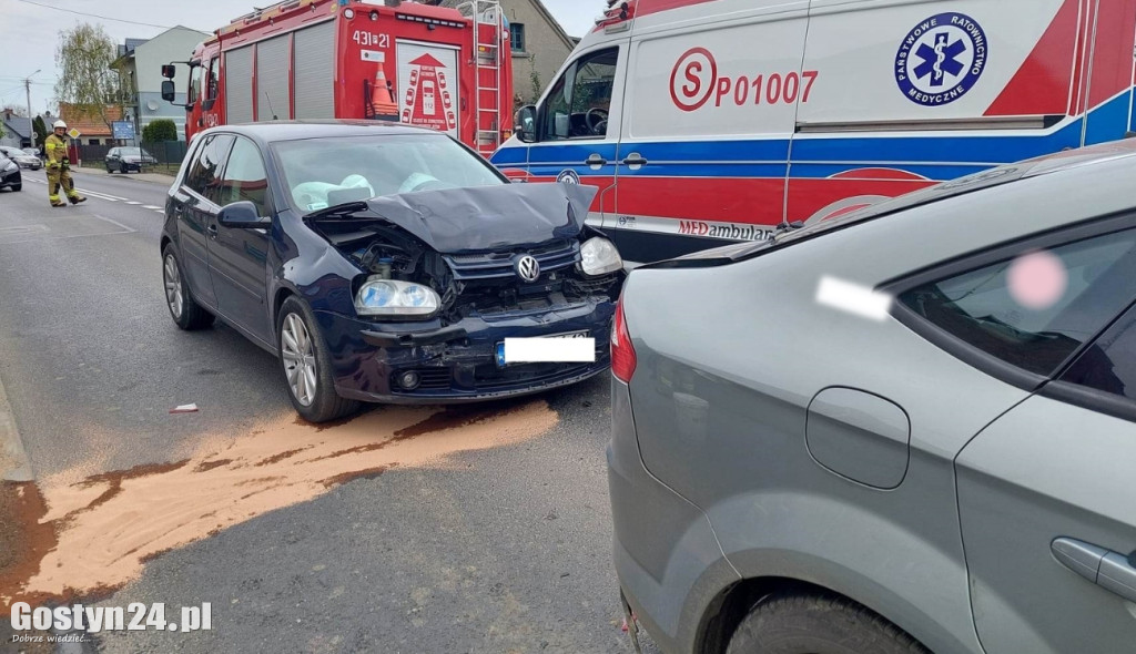Zderzenie dwóch samochodów w Kunowie