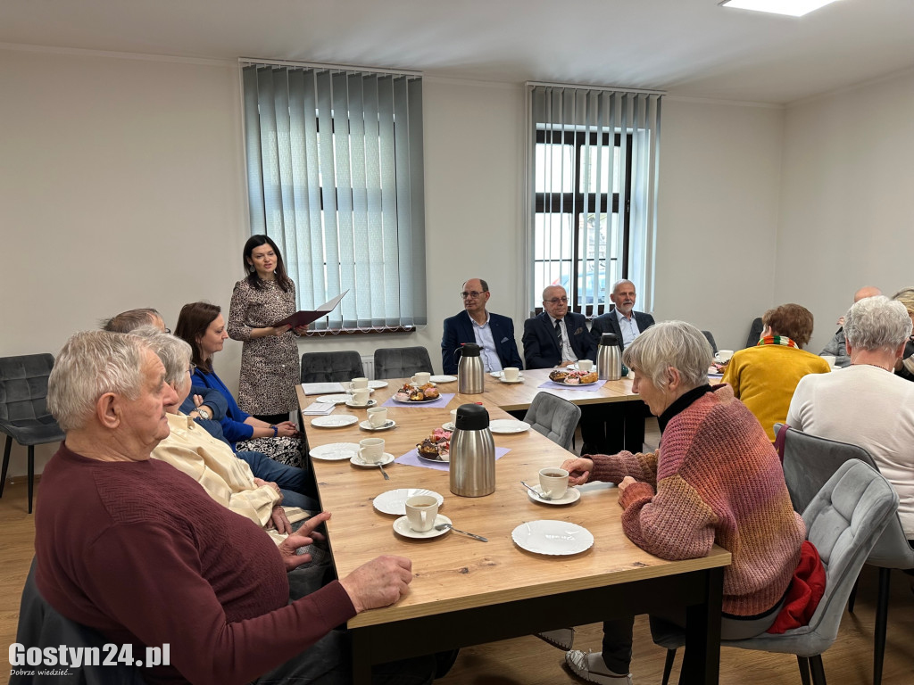 Wręczono pierwsze Ponieckie Karty Seniora