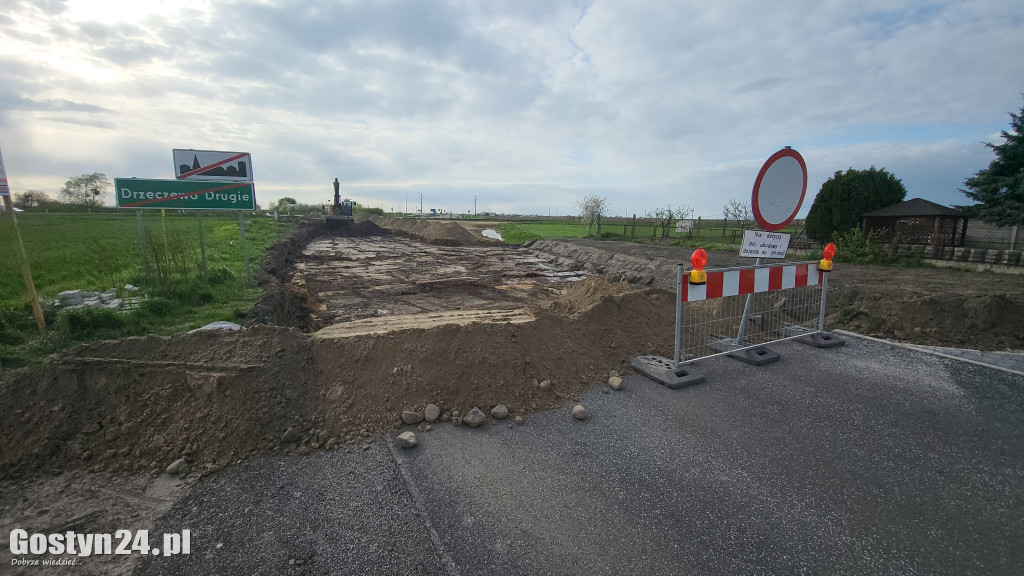 Remont ul. Drzęczewskiej i drogi w Drzęczewie Drugim
