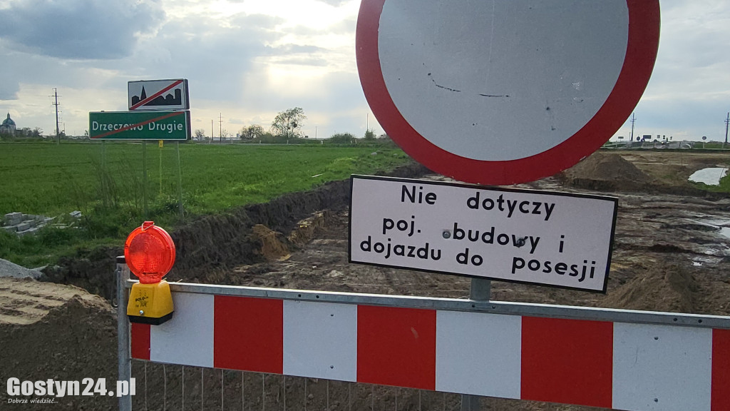 Remont ul. Drzęczewskiej i drogi w Drzęczewie Drugim